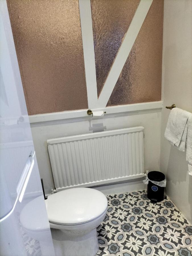 The New Accommodation Free Complementary Breakfast Tibshelf Exterior foto